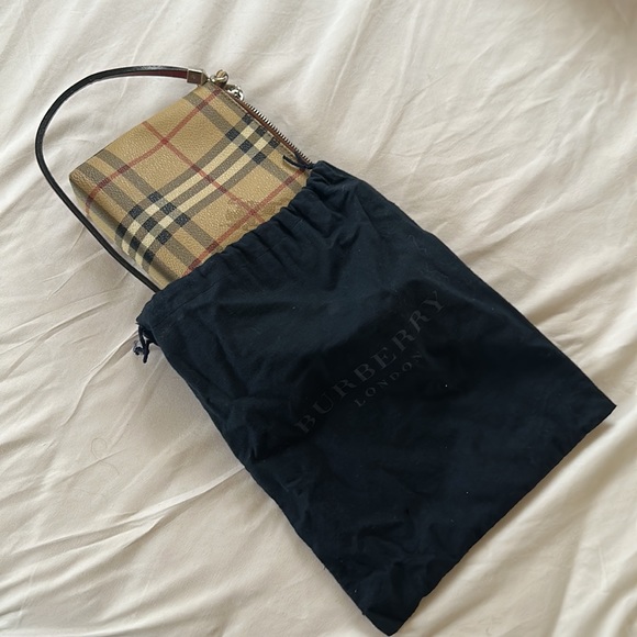 Gently used Burberry handbag - Picture 3 of 6